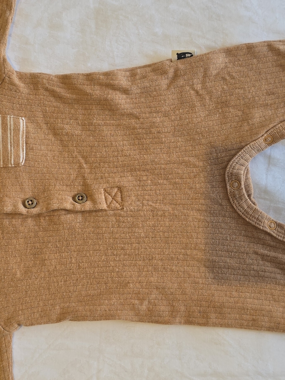 Kids Ribbed Snap-Shoulder Top in Light Brown